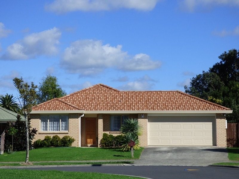 21 Piriti Place, Weymouth, Auckland - Carousel 1
