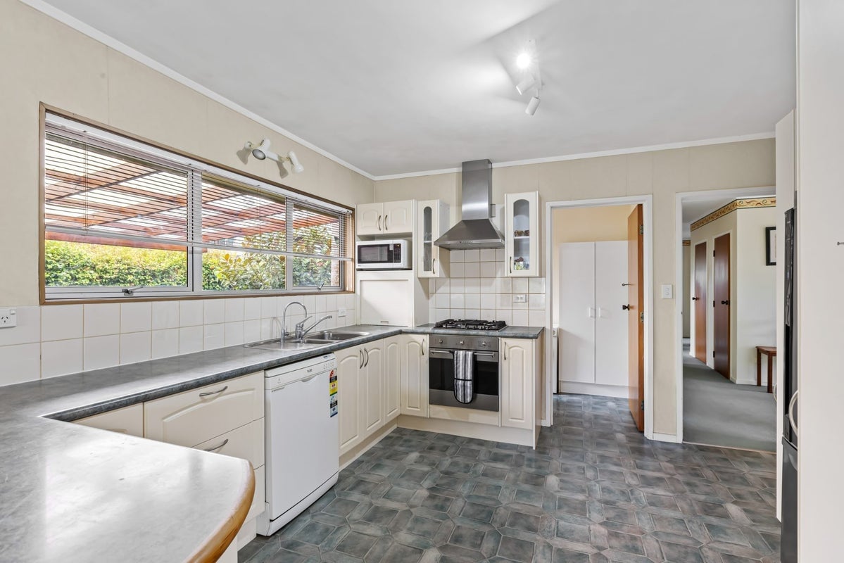 23 Coromandel Crescent, Mairangi Bay, Auckland - Carousel 2