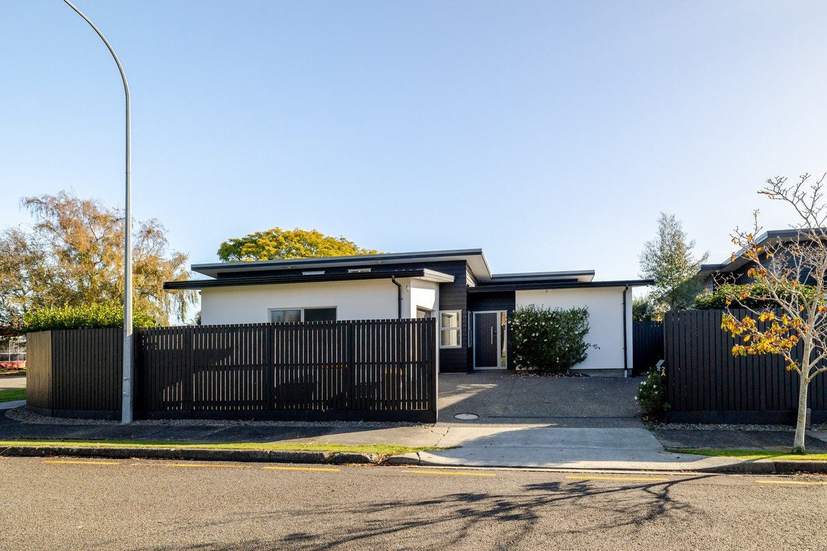 2A Alton Place, Hokowhitu, Palmerston North - Carousel 33