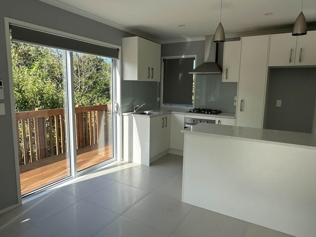 20 Cypress Place, Sunnynook, Auckland - Carousel 2
