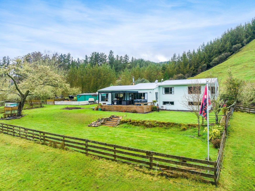 795 Oio Road, Owhango - Carousel 1