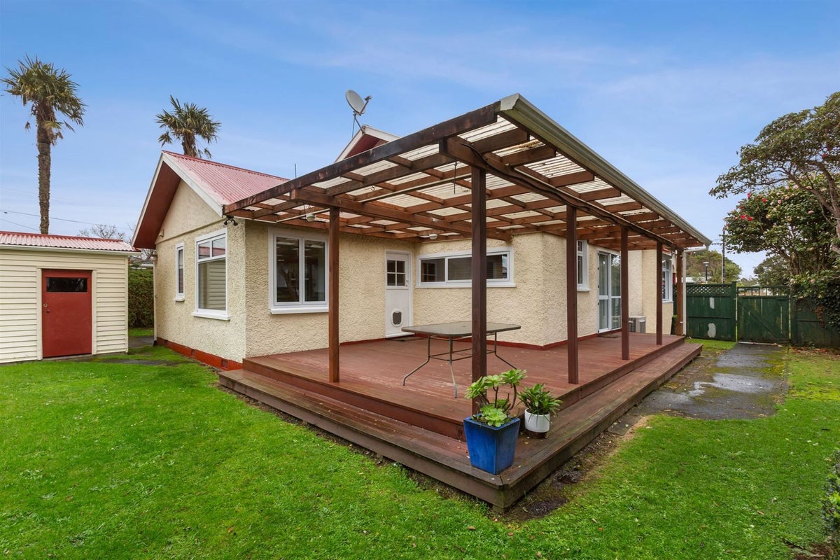 259 Carrington Street, Vogeltown, New Plymouth - Carousel 1