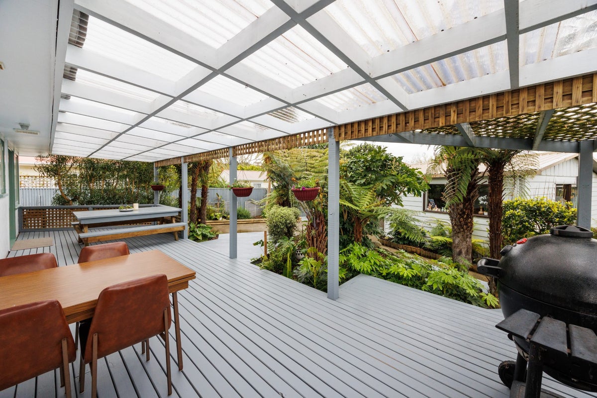 24 Parkland Crescent, Terrace End, Palmerston North - Carousel 2