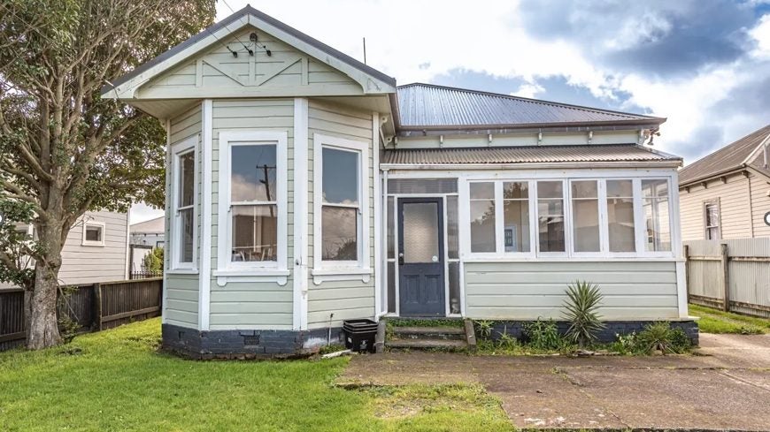 42 Bignell Street, Gonville, Whanganui - Carousel 1