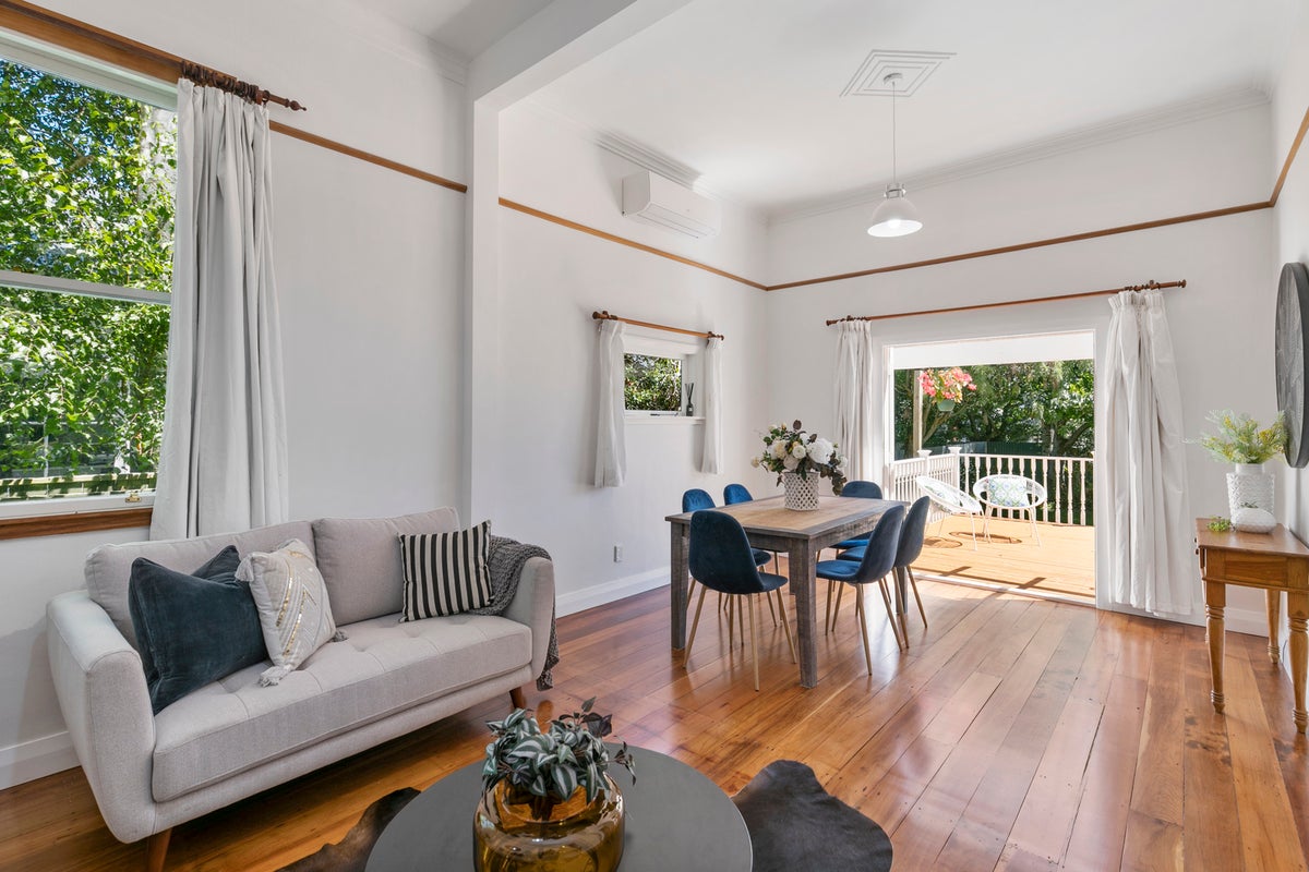 497 Riverside Drive, Fairfield, Lower Hutt - Carousel 2