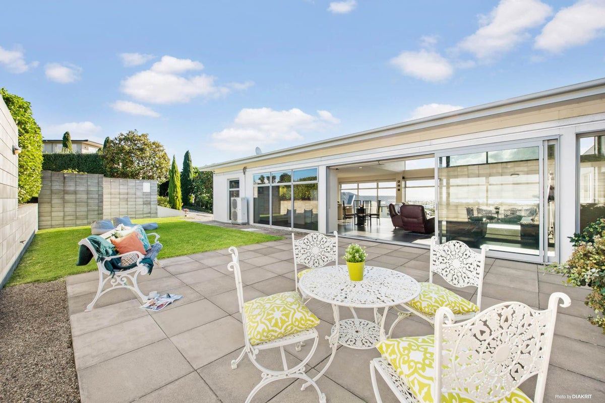 31 Liberty Crescent, Beachlands, Auckland - Carousel 2