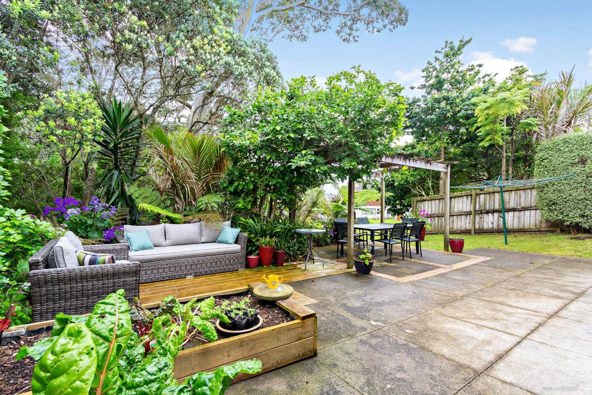 85A Golf Road, New Lynn, Auckland - Carousel 2
