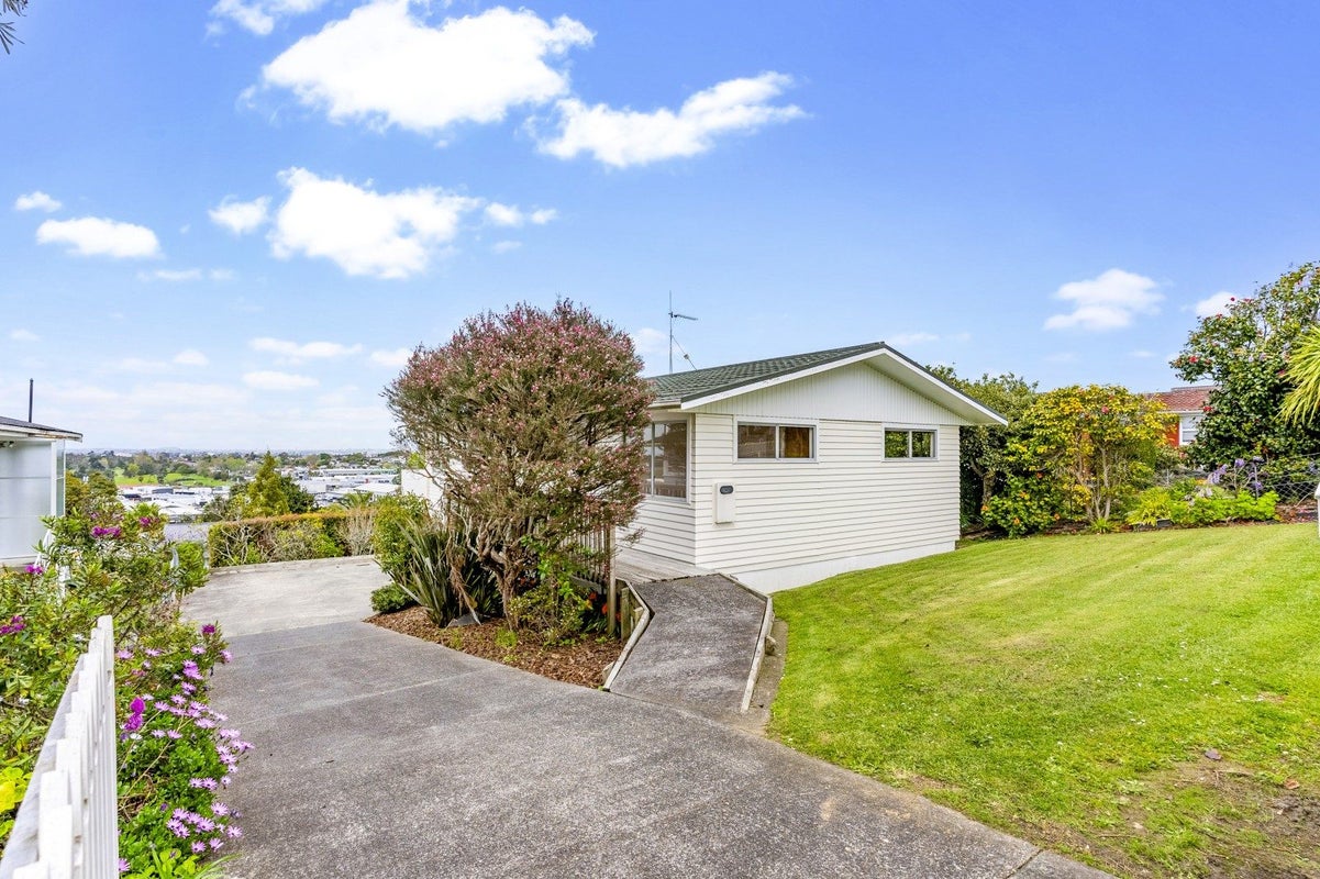 25 Marcel Place, Glenfield, Auckland - Carousel 2