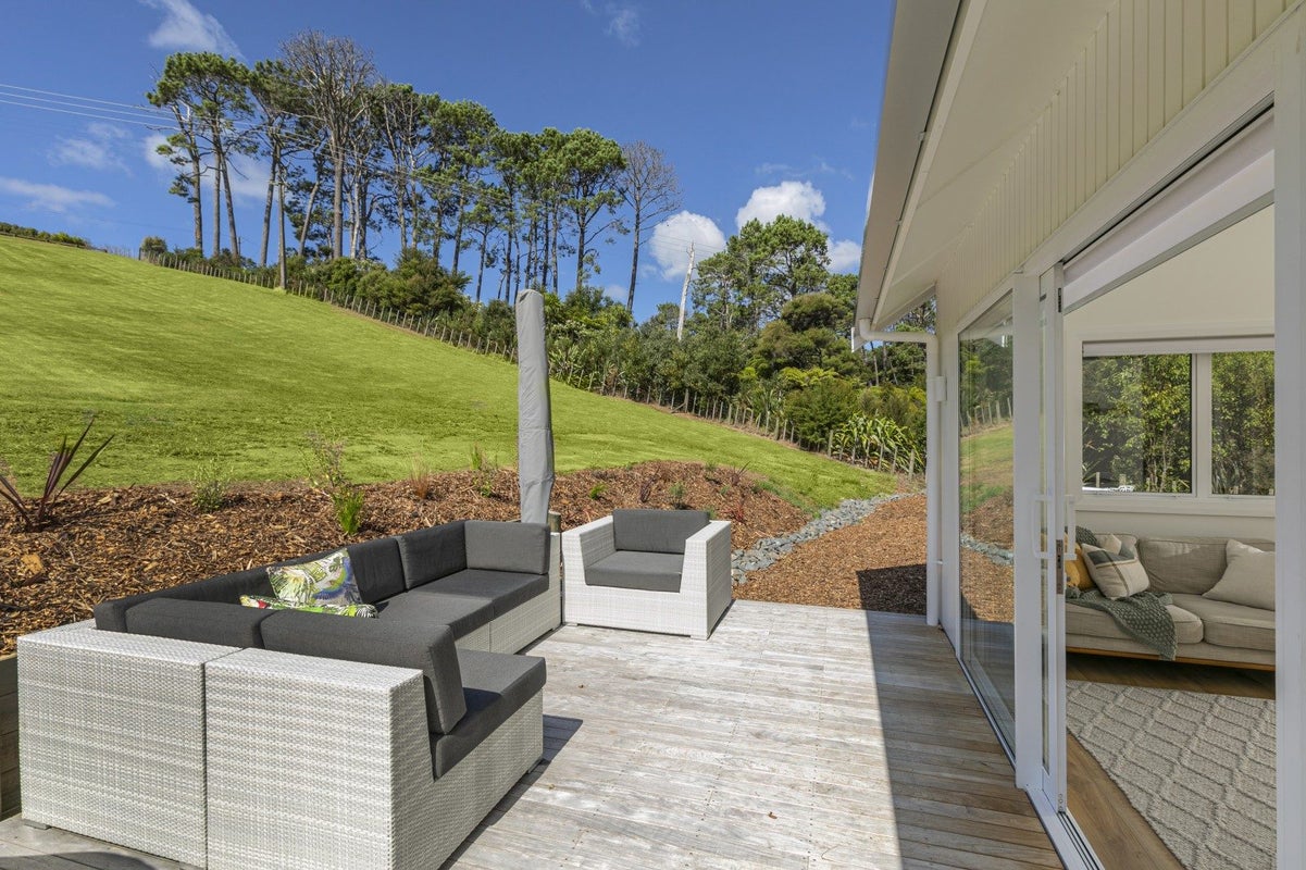 108 Barrett Road, Albany - Carousel 1