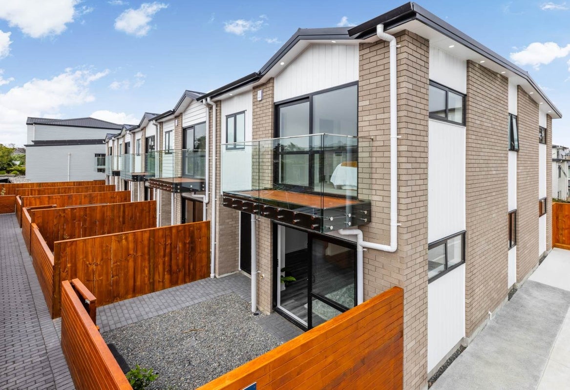 7B Gladfield Lane, Te Atatu Peninsula, Auckland - Carousel 1