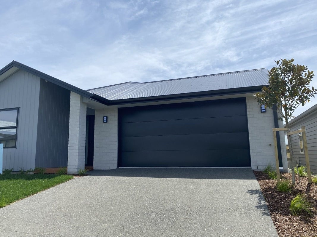 21 Cowell Crescent, Pyes Pa, Tauranga - Carousel 1