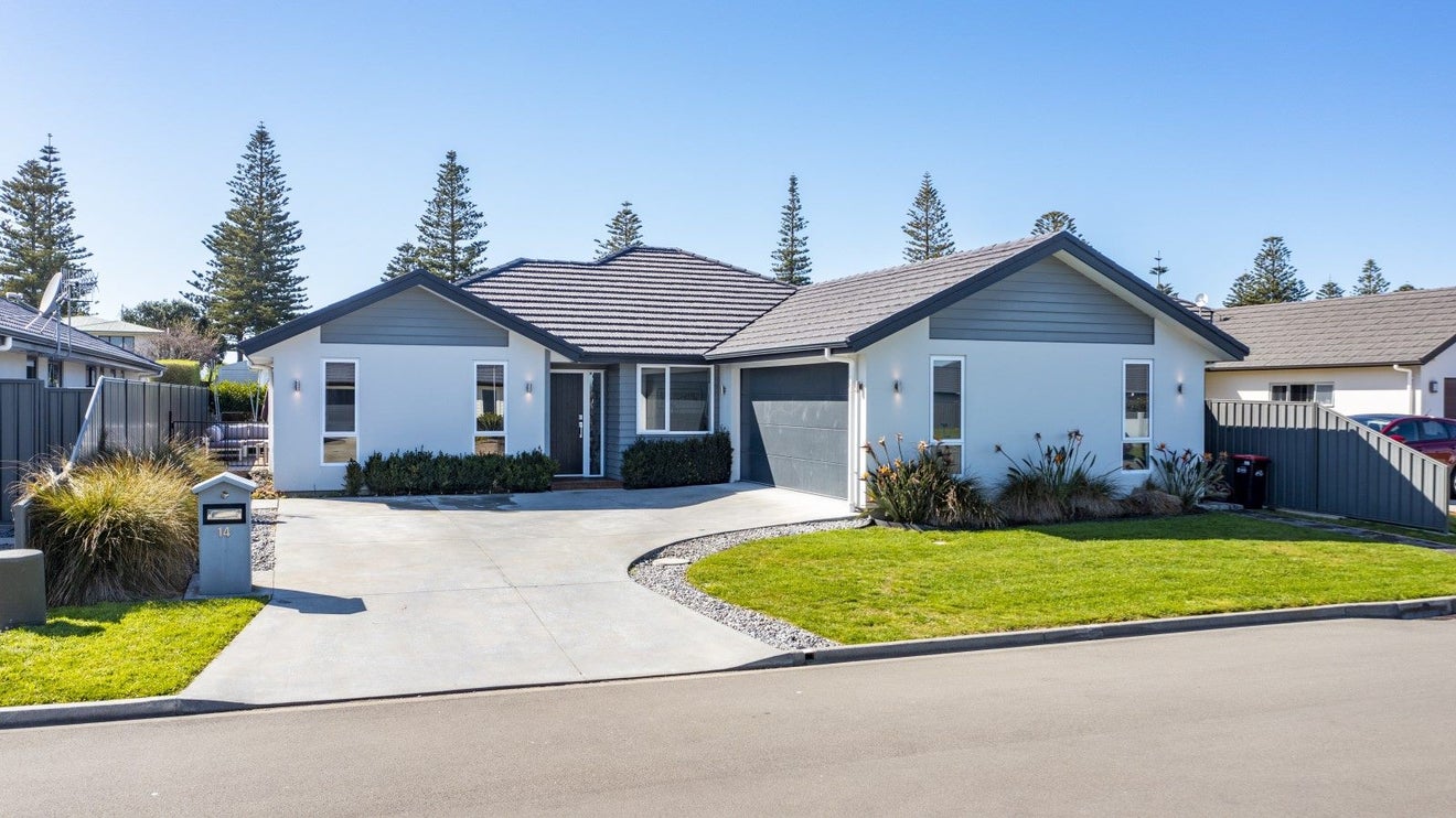 14 Aparima Place, Awatoto, Napier - Carousel 1