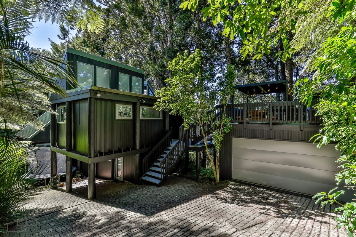 334 Huia Road, Titirangi, Auckland - Carousel 2