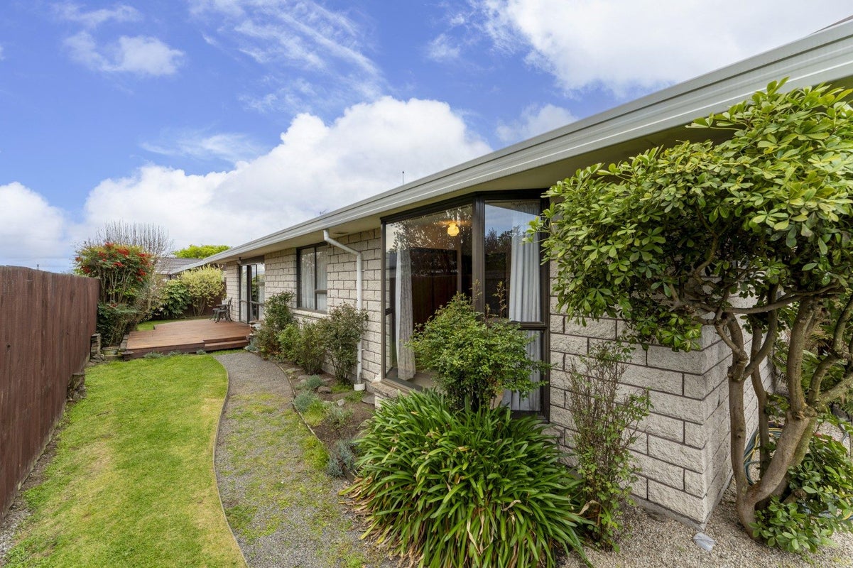 1/8 Checketts Avenue, Halswell, Christchurch - Carousel 1