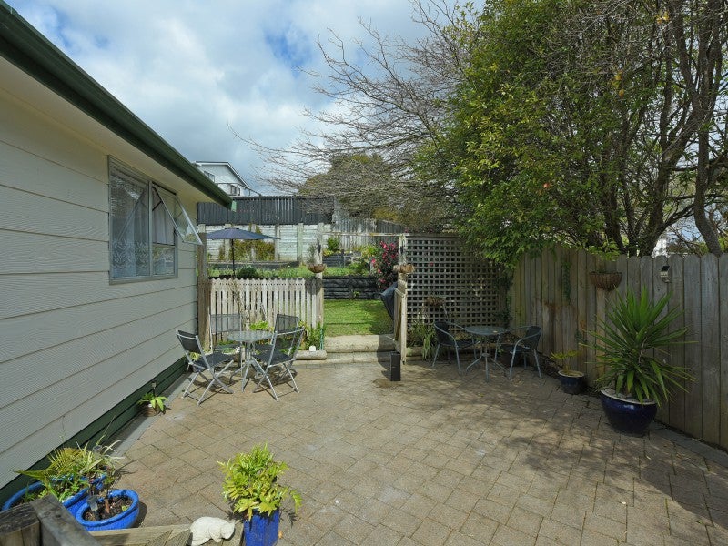 11 Whitechapel Grove, Stokes Valley, Lower Hutt - Carousel 2