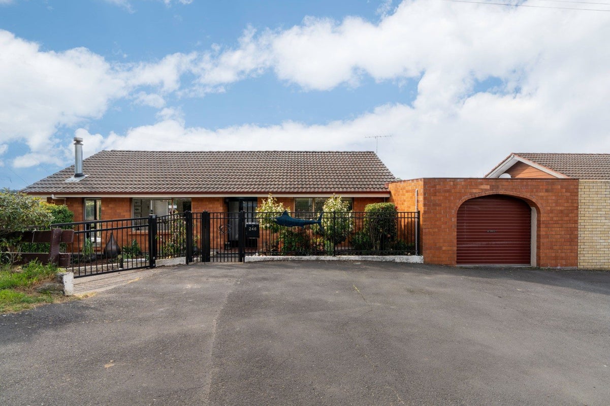 246 Helensburgh Road, Helensburgh, Dunedin - Carousel 1