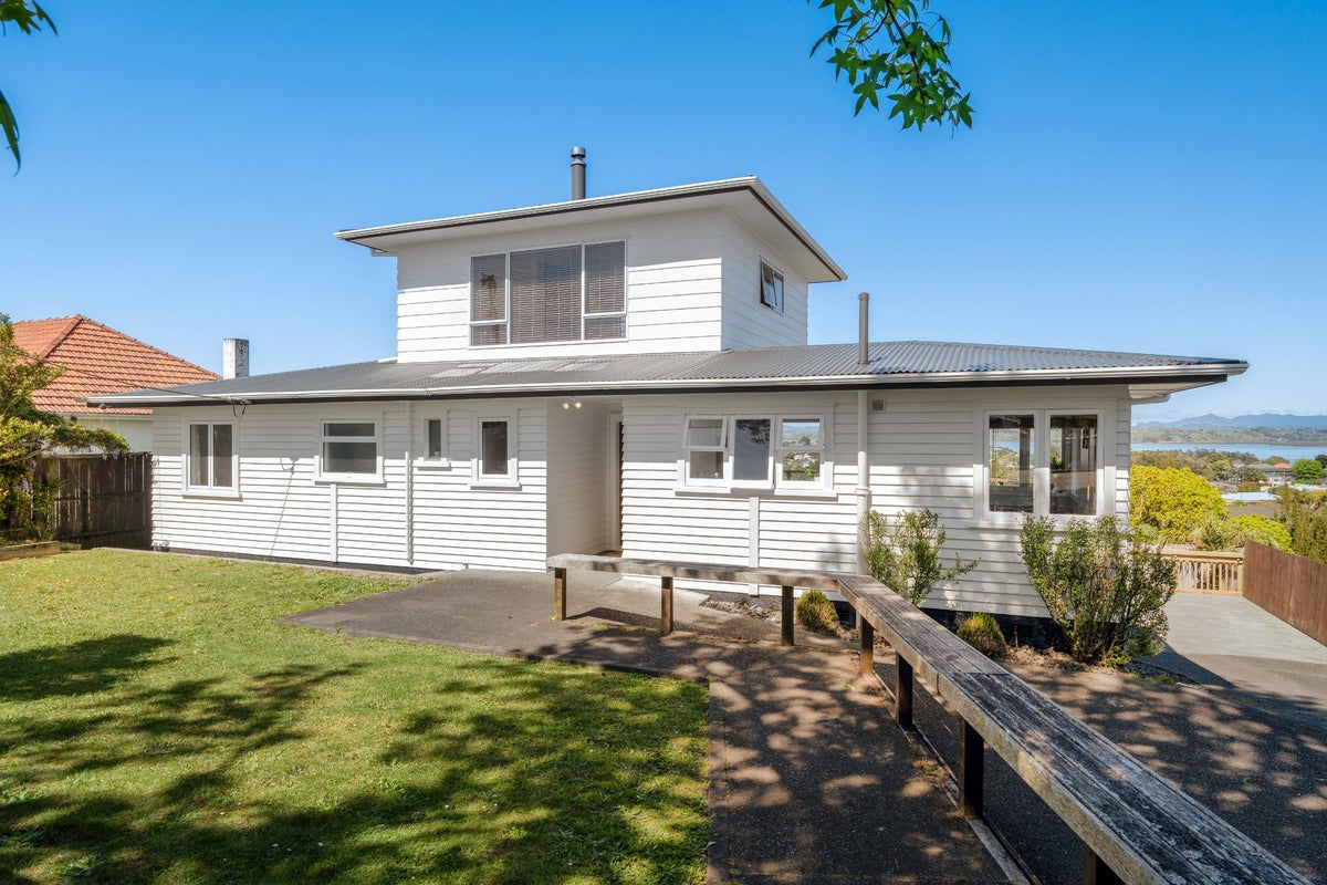 20 Commins Road, Onerahi, Whangarei - Carousel 1