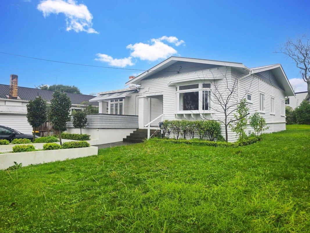 54 Beresford Street, Bayswater, Auckland - Carousel 1