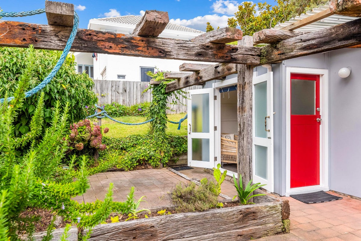 6A Wharemauku Road, Raumati Beach, Paraparaumu - Carousel 1