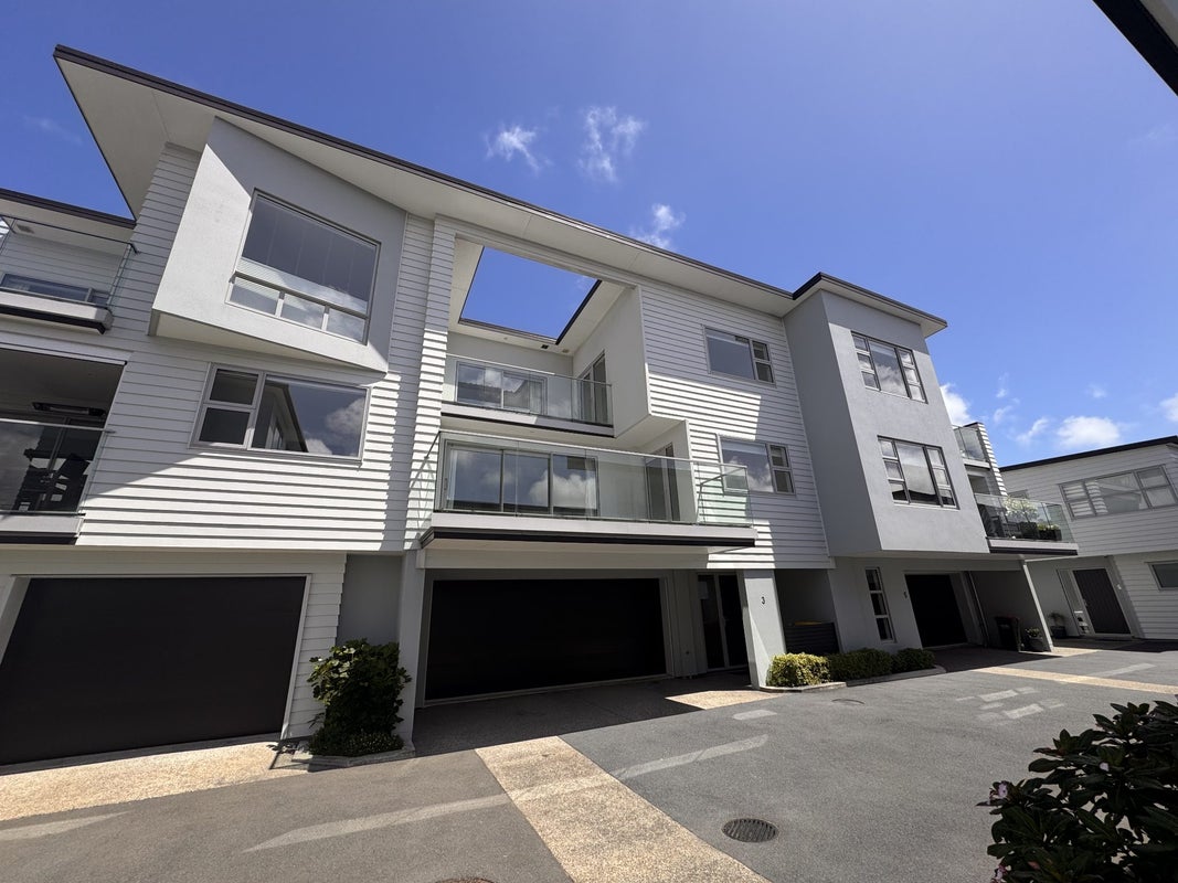 3 Lucern Lane, Petone, Lower Hutt - Carousel 25