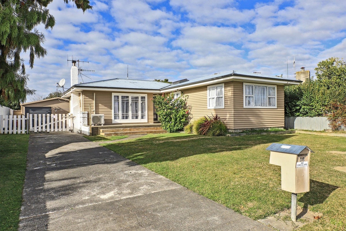 38 Oldham Avenue, Onekawa, Napier - Carousel 17