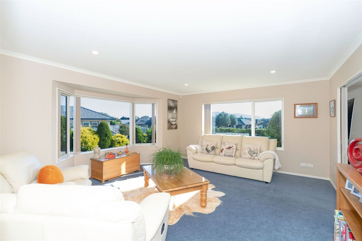 98 Regent Drive, Paraparaumu Beach, Paraparaumu - Carousel 2