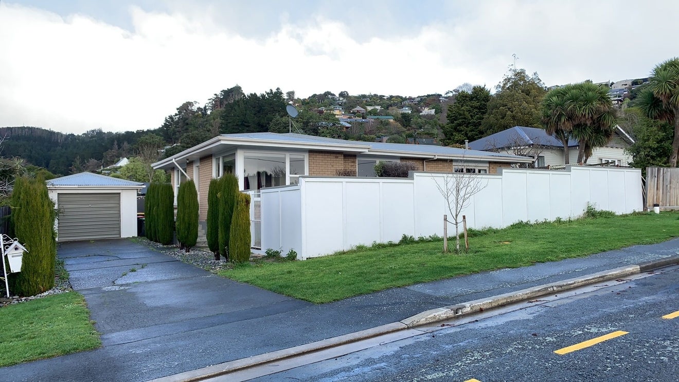 2A Roscoe Street, Saint Martins, Christchurch - Carousel 1