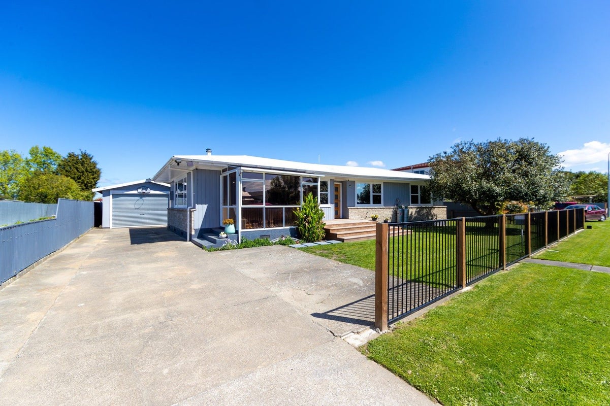 605 Collinge Road, Mayfair, Hastings - Carousel 16