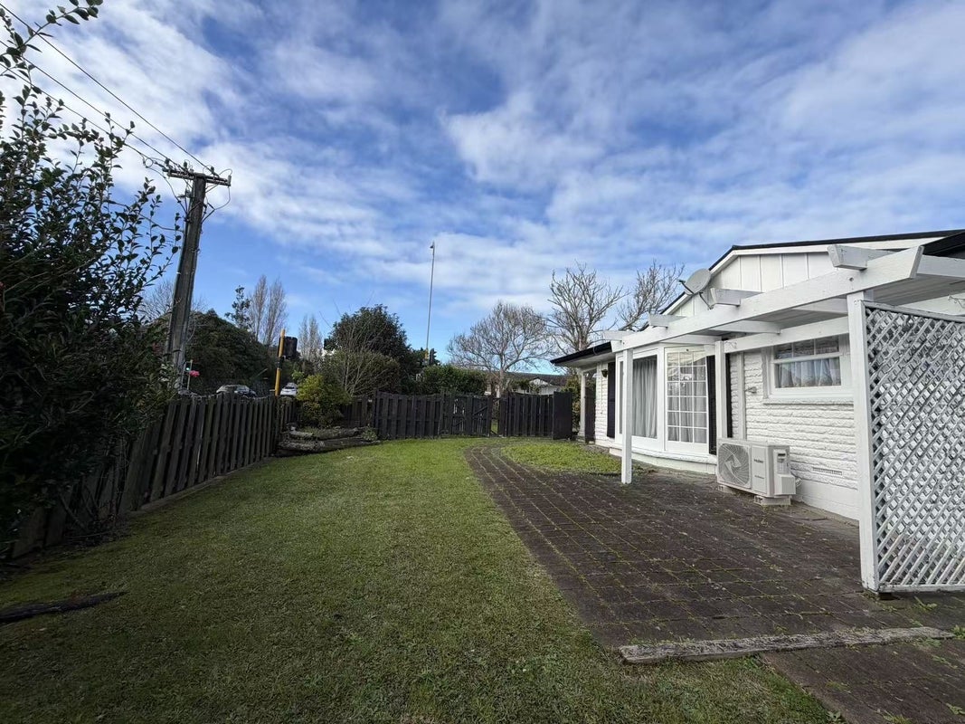 1A Everglade Drive, Goodwood Heights, Auckland - Carousel 1