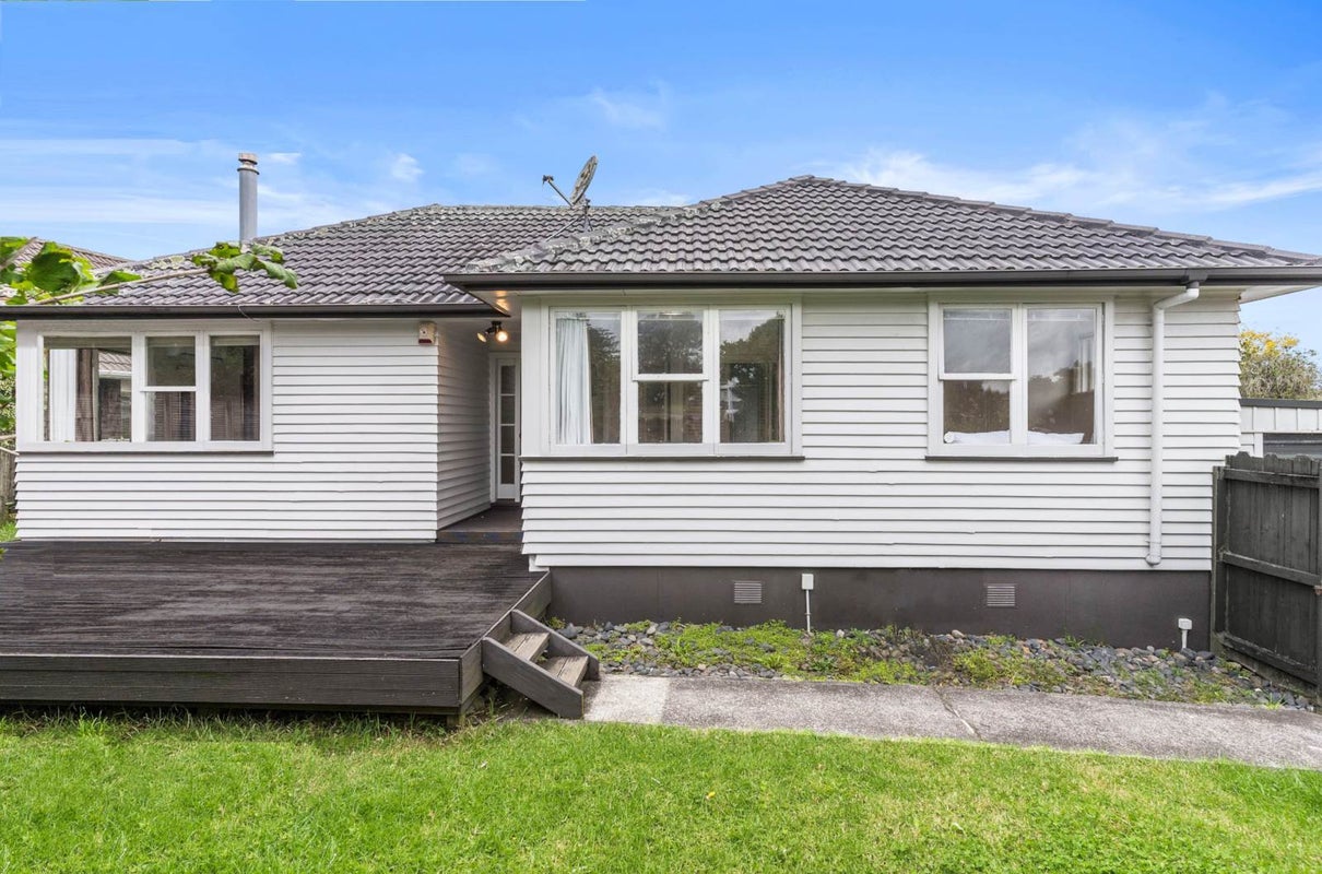 1/66 Wellington Street, Howick, Auckland - Carousel 1