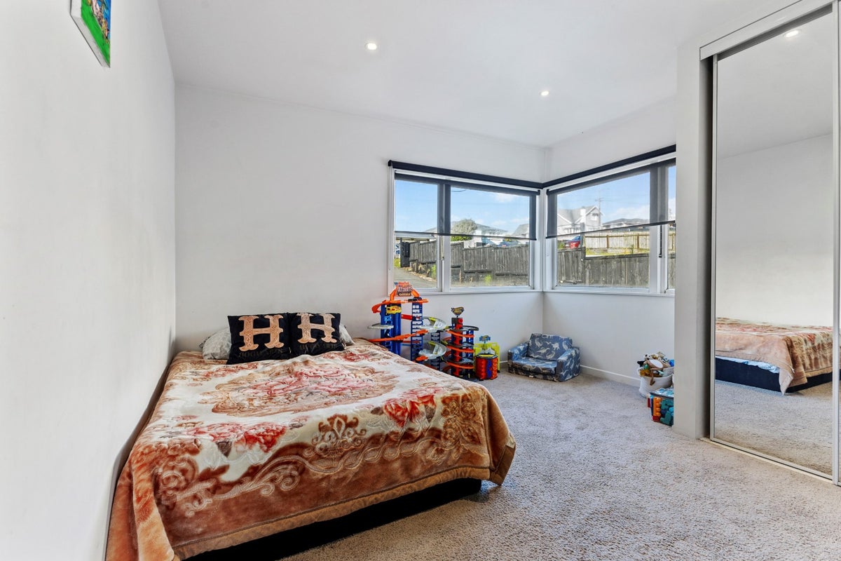 30 Orams Road, Hillpark, Auckland - Carousel 15