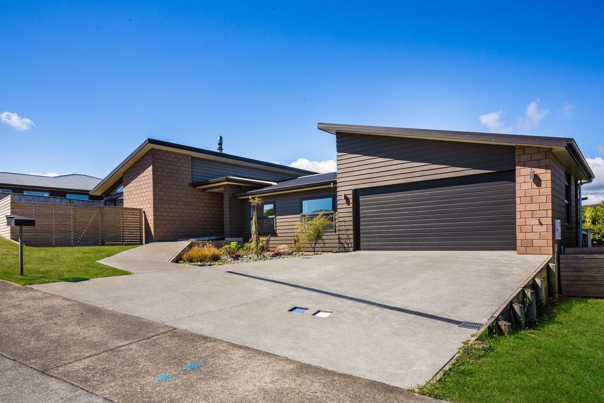 42 Mo Street, Camborne, Porirua - Carousel 43