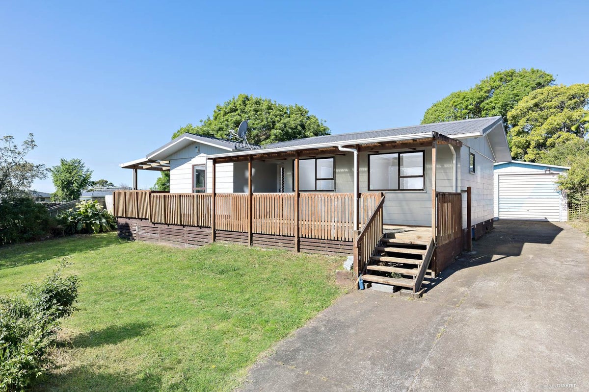 47 Sikkim Crescent, Clover Park, Auckland - Carousel 1