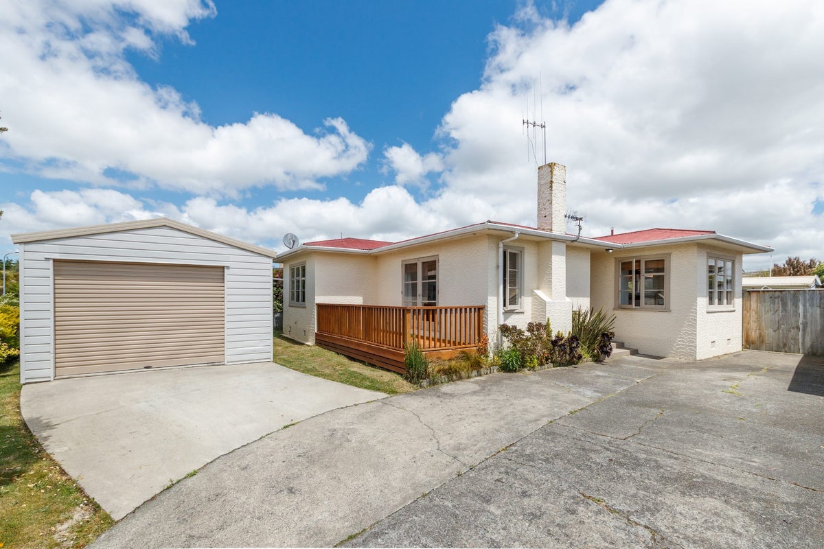 16 Kingston Street, Awapuni, Palmerston North - Carousel 16