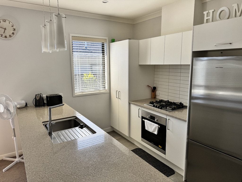 9A Yanicks Crescent, Fitzroy, Hamilton - Carousel 2
