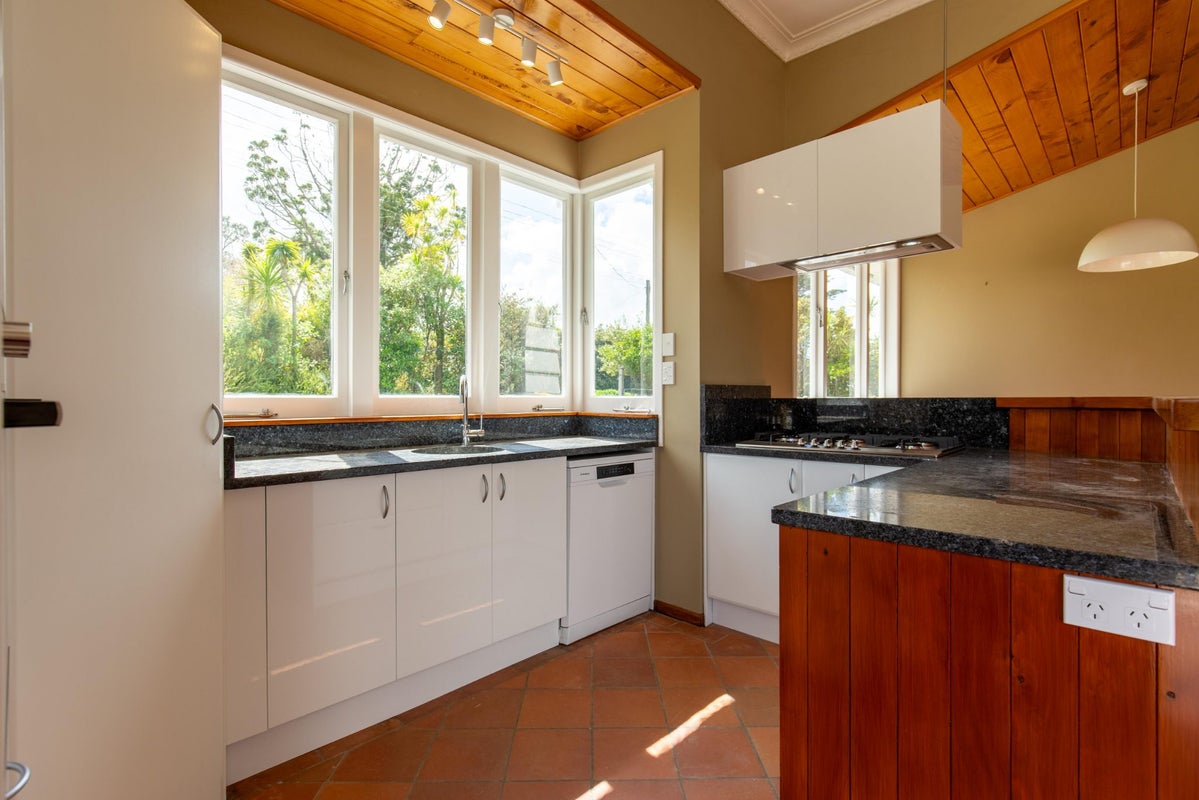 218 Annandale Road, Kumeu, Kumeu - Carousel 2