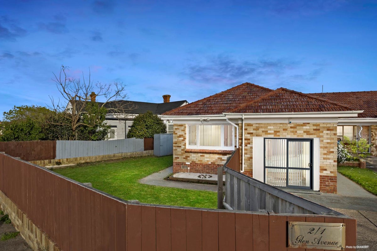 2/1 Glen Avenue, Papatoetoe, Auckland - Carousel 1