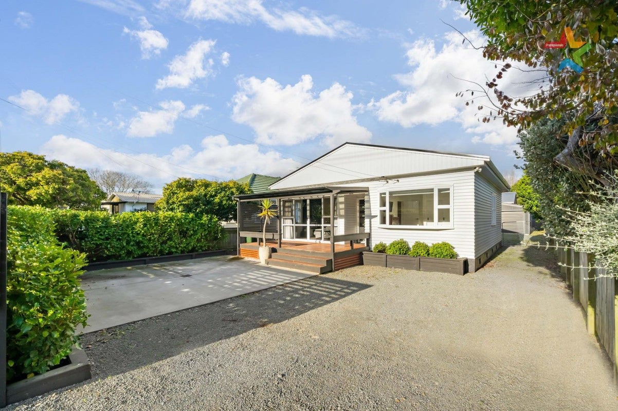 14 Golf Road, Manor Park, Lower Hutt - Carousel 2