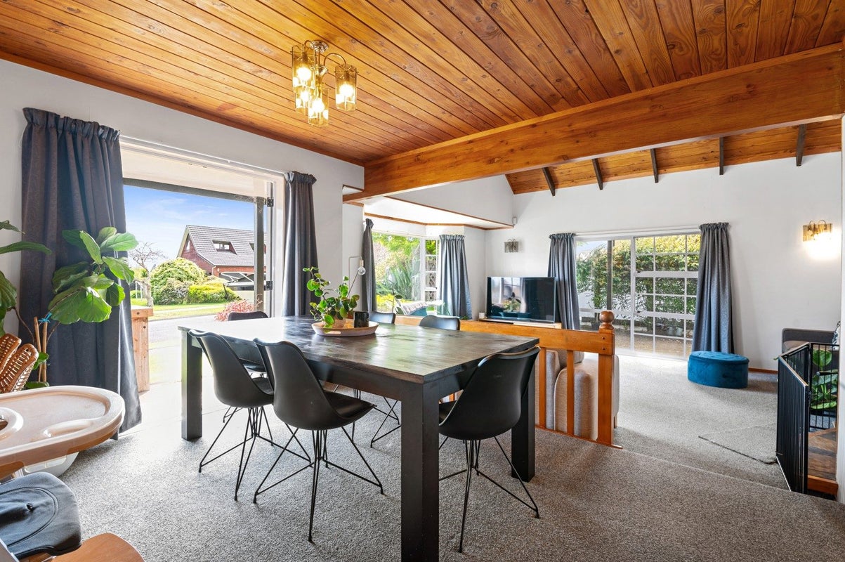 17 Walford Drive, Lynmore, Rotorua - Carousel 2