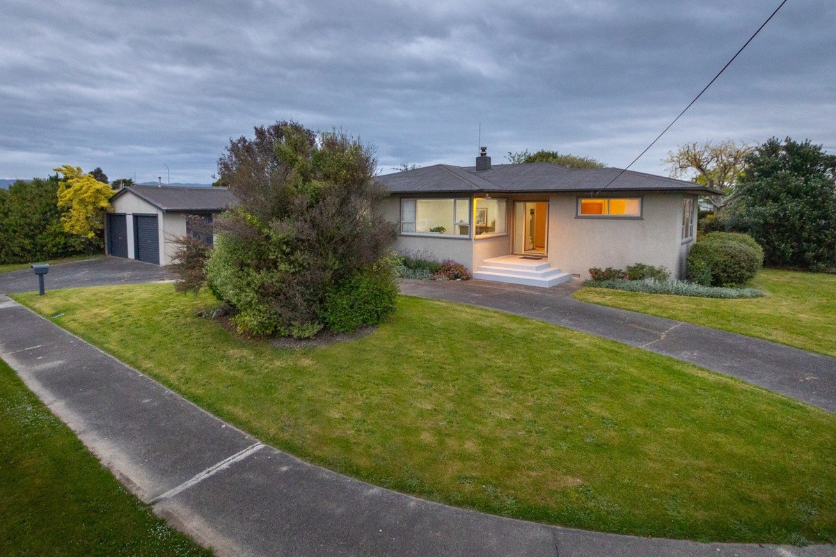 7 Nairn Crescent, Awapuni, Palmerston North - Carousel 1