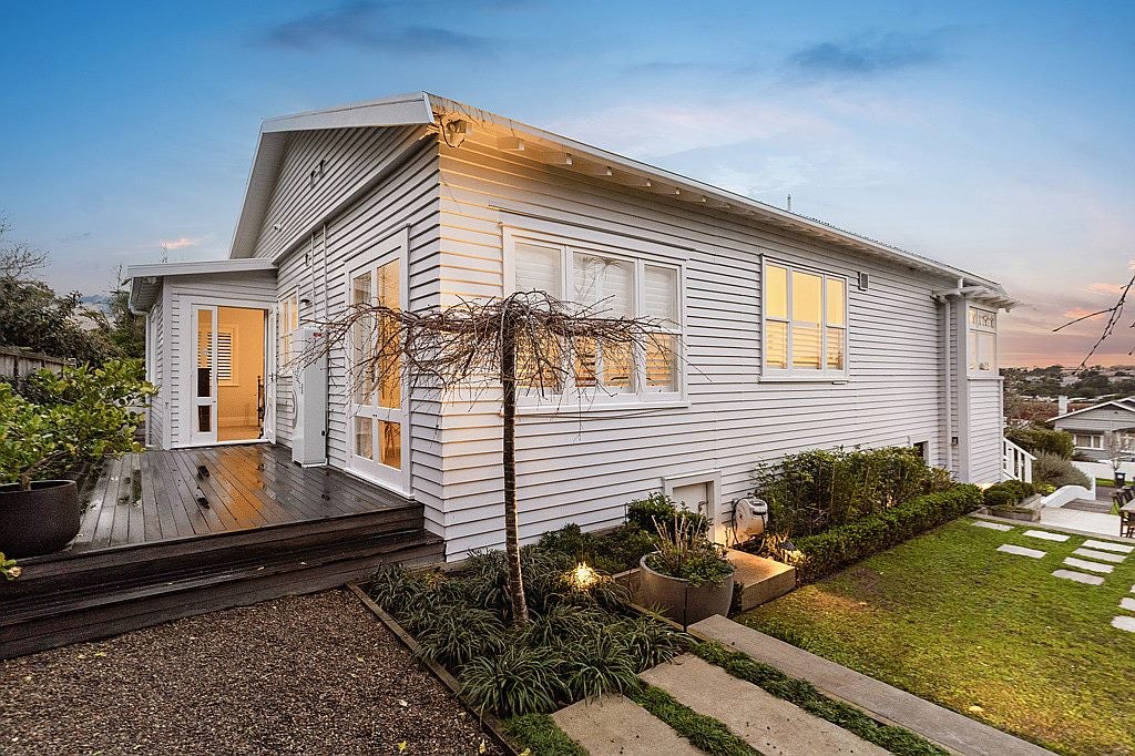6 Bannerman Road, Morningside, Auckland - Carousel 2