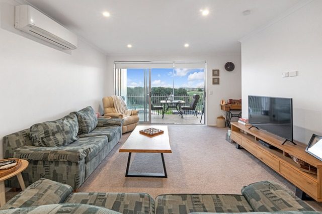 33 Bonnette Road, Flat Bush, Auckland - Carousel 2