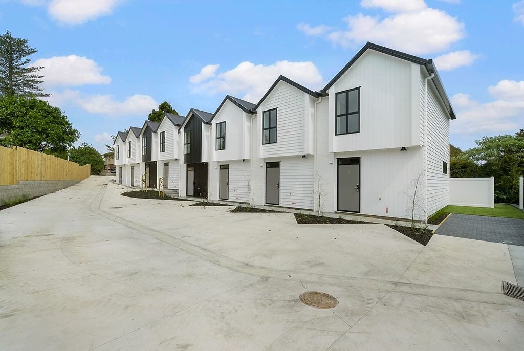 1/1 Jersey Avenue, Mount Albert, Auckland - Carousel 1