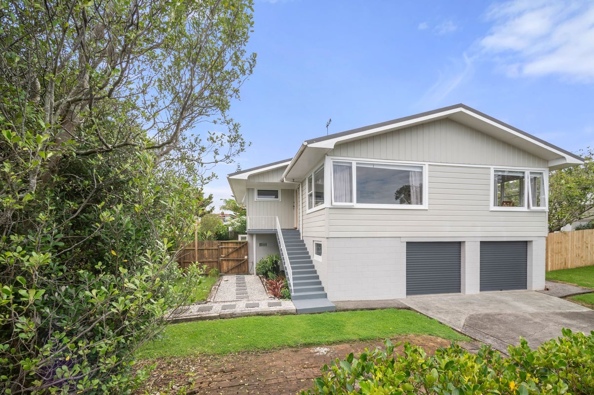 16 The Boulevard, Sunnyhills, Auckland - Carousel 1