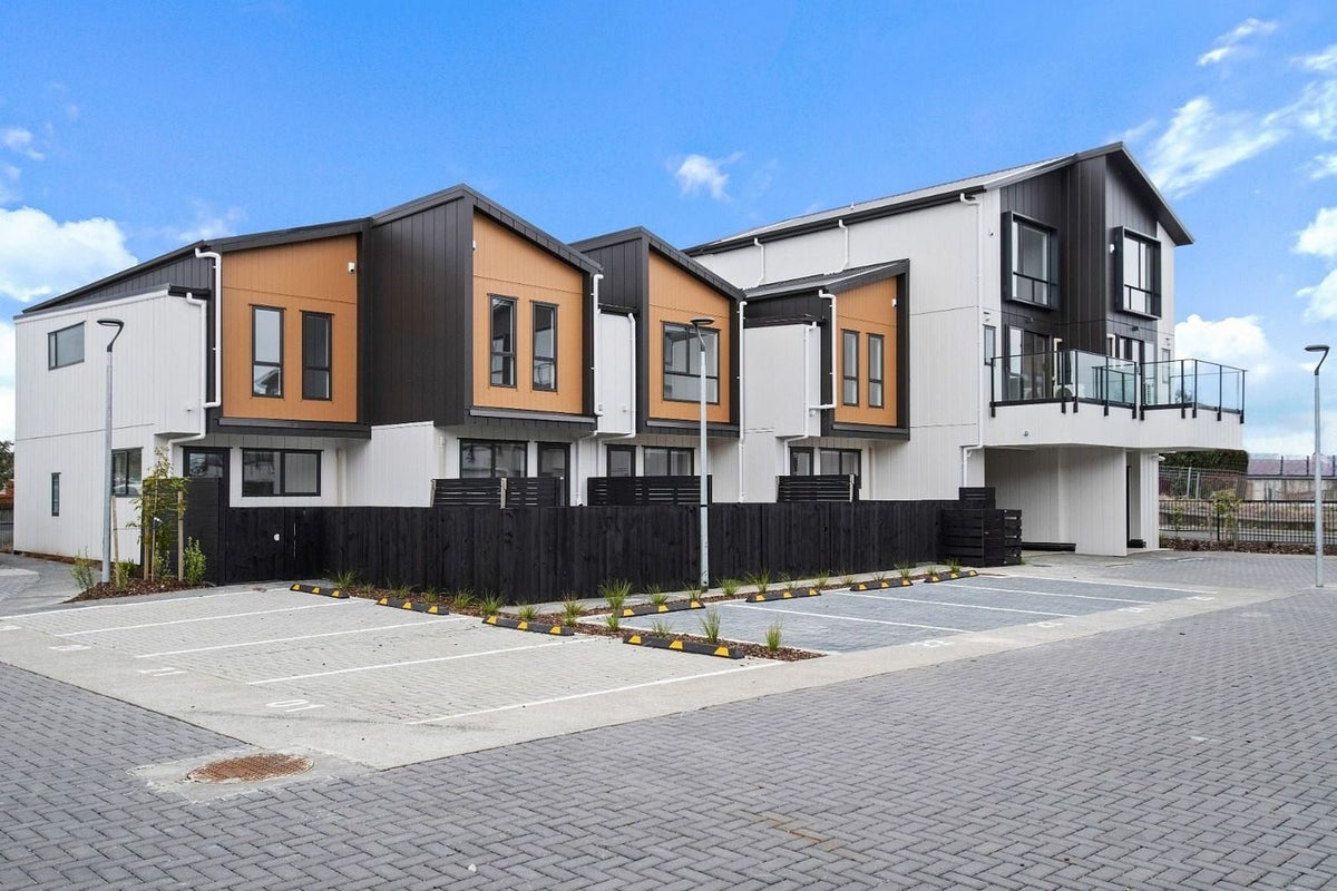2 Red Arches Road, Henderson, Auckland - Carousel 1