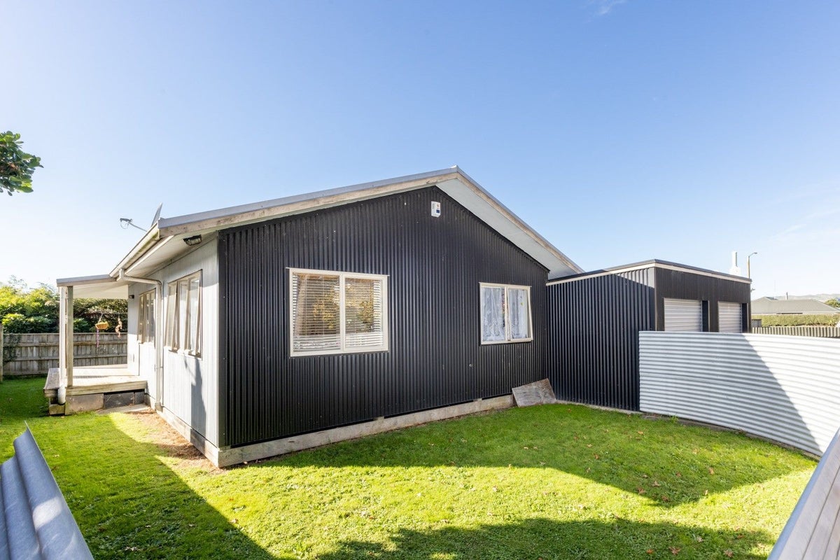 914 Grove Road, Mayfair, Hastings - Carousel 2