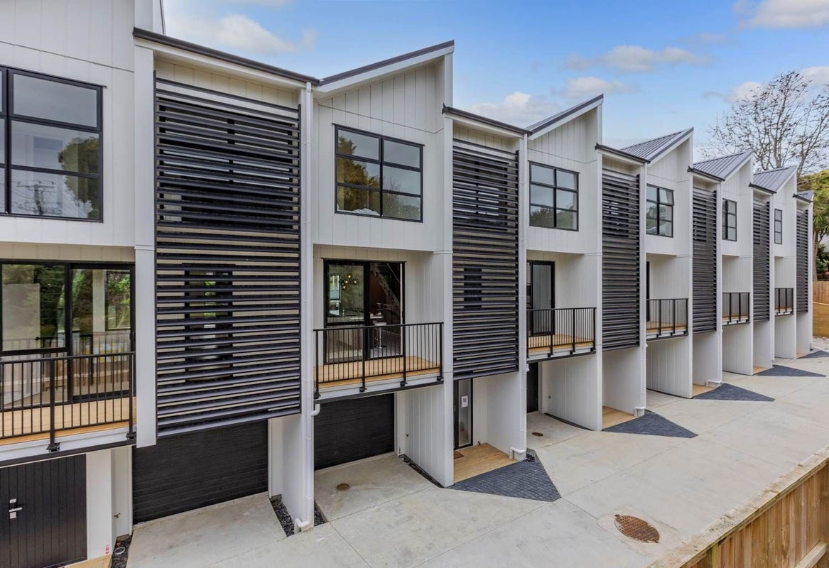 4 Pipi Place, Browns Bay, Auckland - Carousel 1