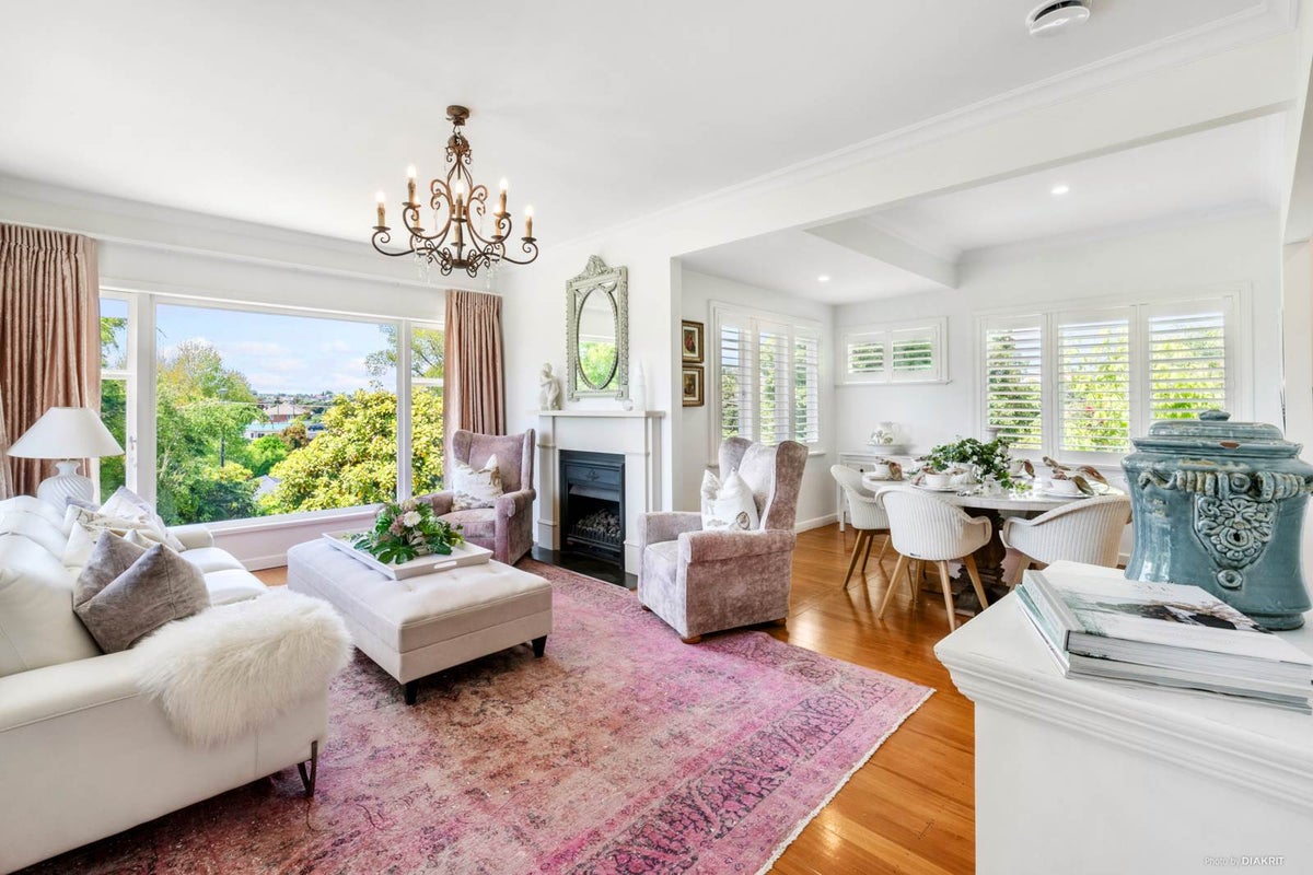 18 Glenfern Road, Mellons Bay, Auckland - Carousel 2