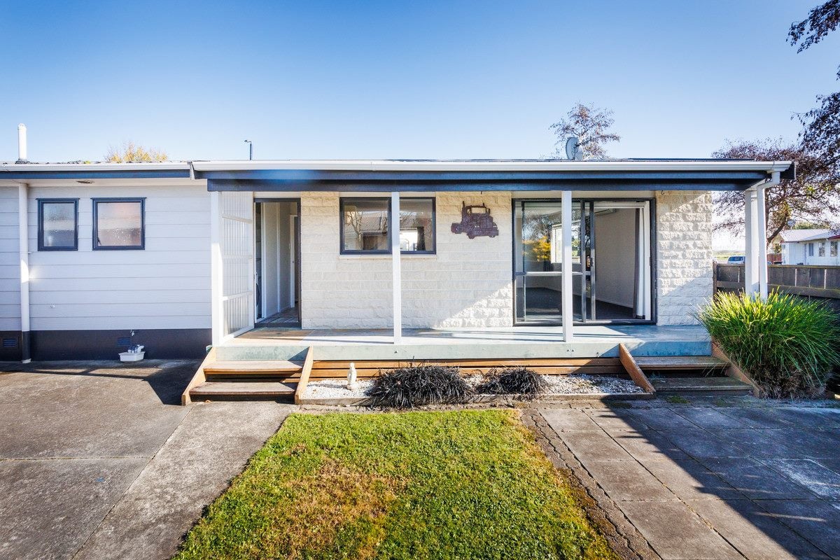 6 Apollo Parade, Milson, Palmerston North - Carousel 2