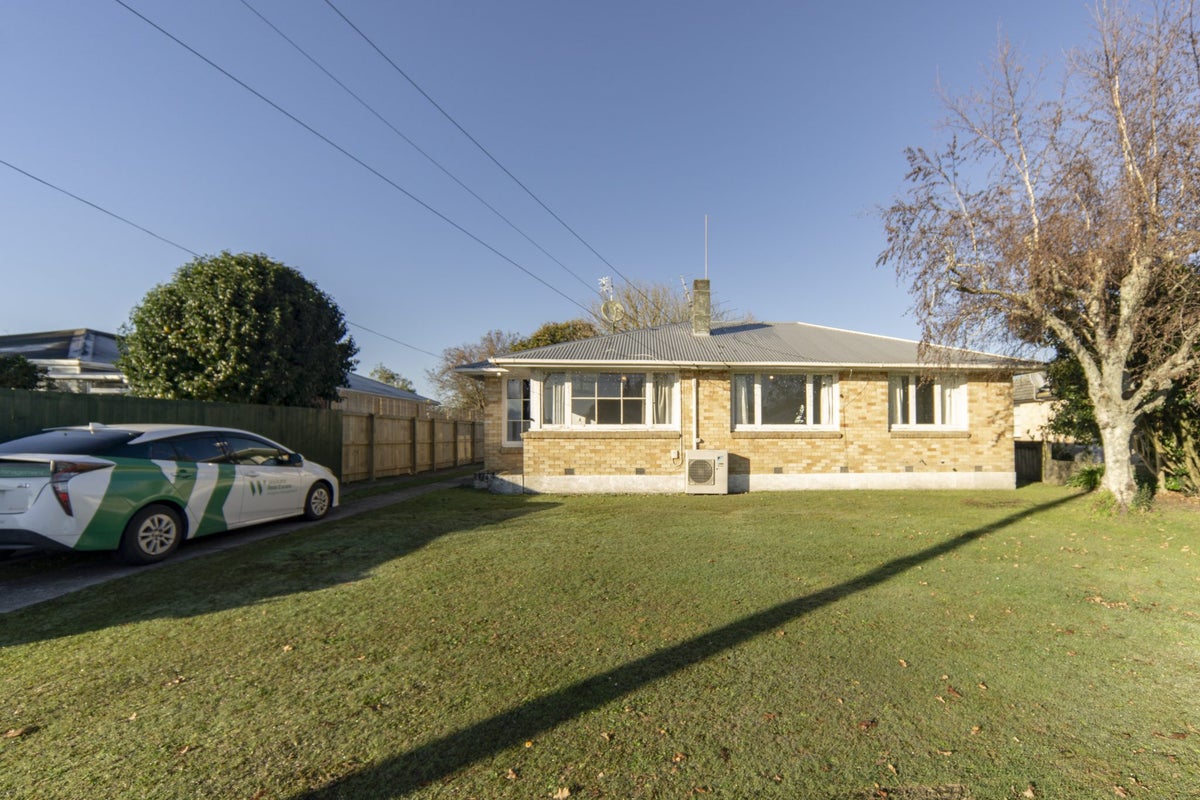 18 Bader Street, Bader, Hamilton - Carousel 1
